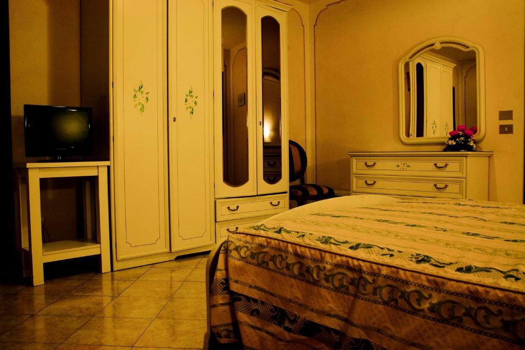 רצאטו Hotel Michelangelo מראה חיצוני תמונה