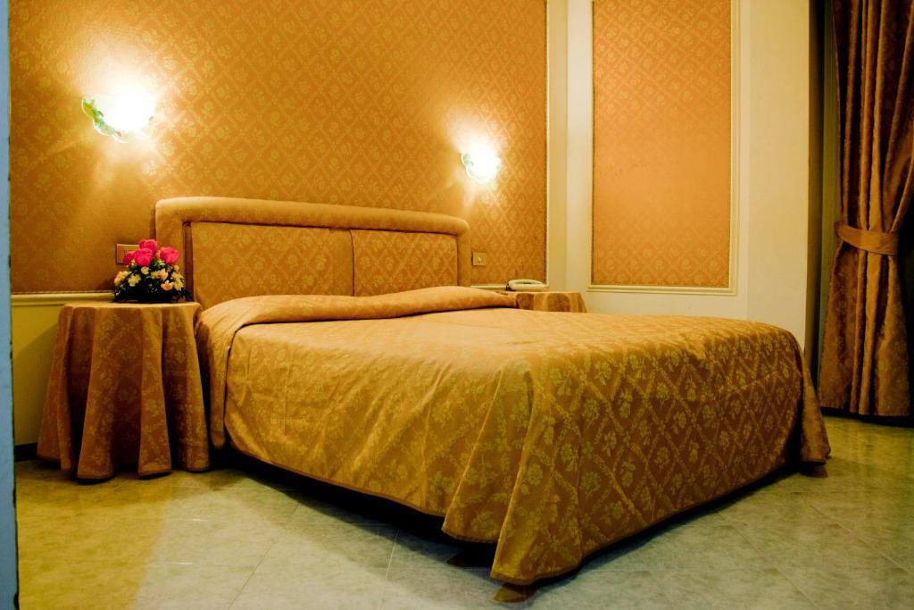 רצאטו Hotel Michelangelo מראה חיצוני תמונה